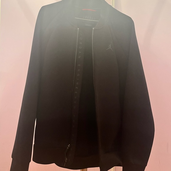 M Jordon ligh jacket ( M) - Picture 5 of 7